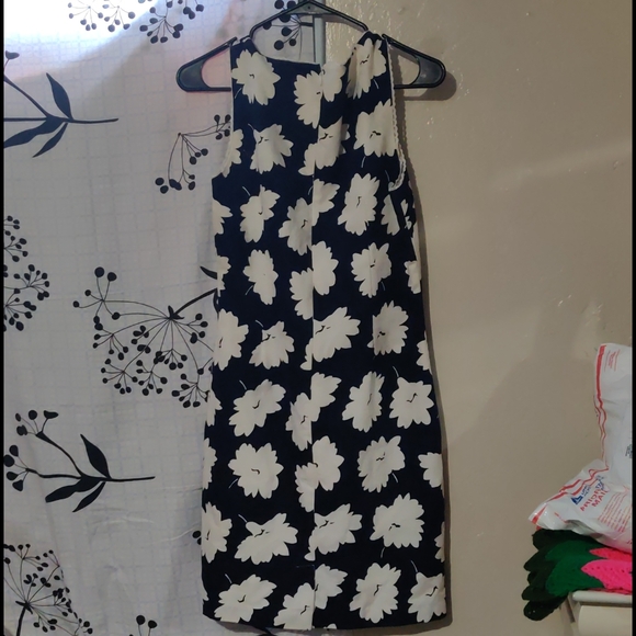 NEW CACHE FLORAL WHITE &BLACK DRESS SIZE 6 - Picture 3 of 8